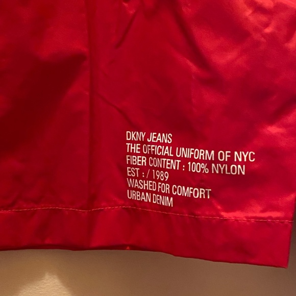 NWOT  Jeans Small Red 100% Nylon Windbreaker Jacket Coat - Picture 6 of 9